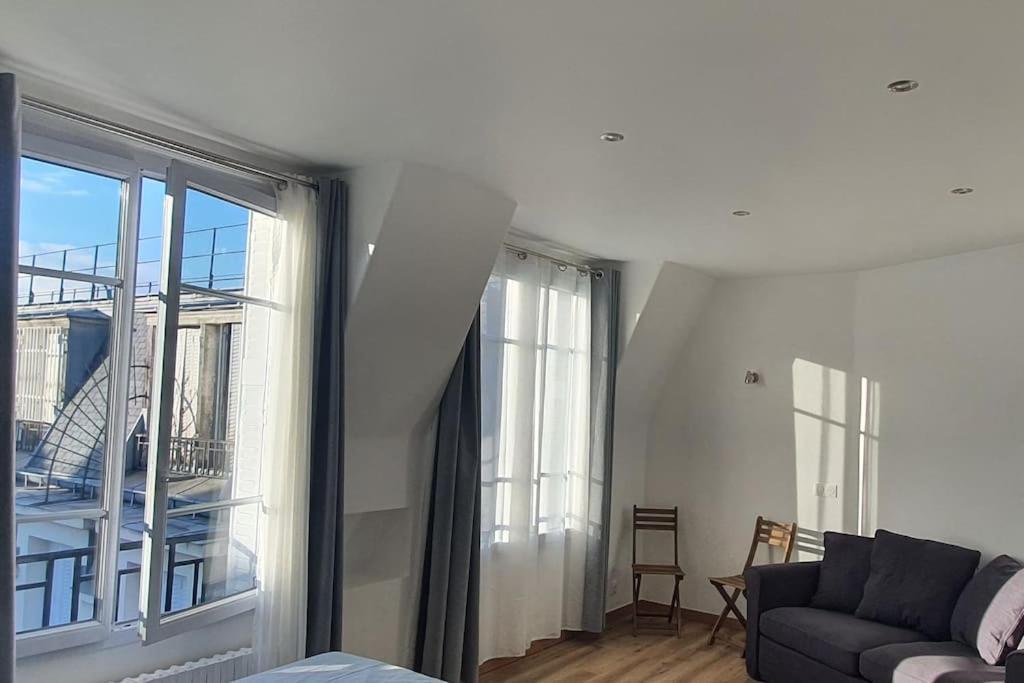 Studio De Charme Toits Parisiens Exterior photo